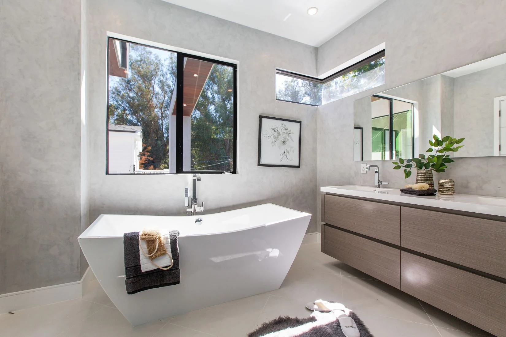 Primary suite with terrace